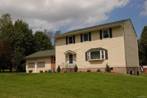 39 Cramer Rd, La Grange, NY 12603 photo 1