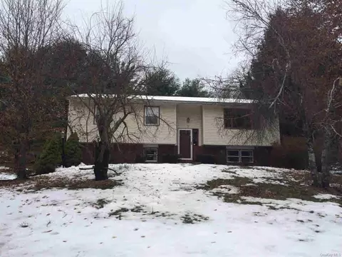9 Vail Rd, La Grange, NY 12603 photo 1