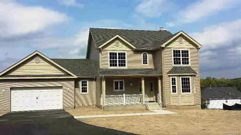 14 Knoll, Fishkill, NY 12524 photo 1