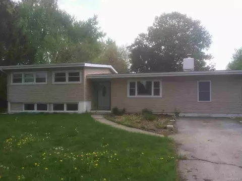 3 Exeter Rd, La Grange, NY 12540 photo 1