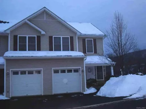 7 Aveonis Ct #7, Fishkill, NY 12524 photo 1