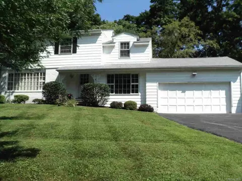 9 Bobrick Rd, Poughkeepsie, NY 12601 photo 1