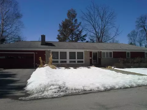 1 Bobrick Rd, Poughkeepsie, NY 12601 photo 1