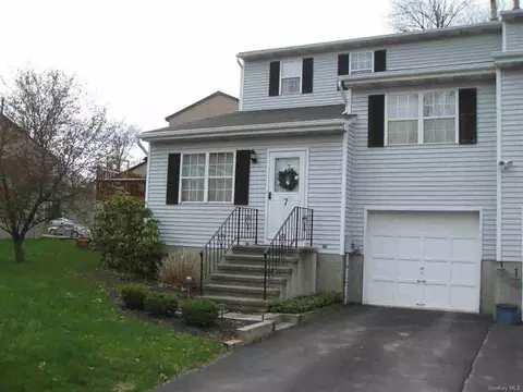 7 Elm Ct #7, Fishkill, NY 12524 photo 1