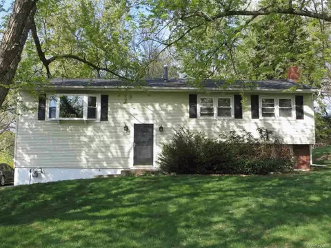 154 Cider Mill Loop, Wappinger, NY 12590 photo 1