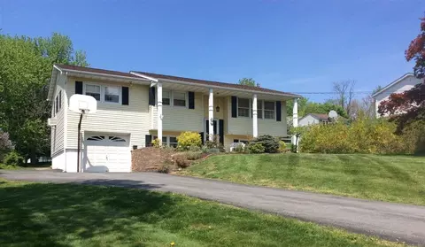 73 Star Ml, Fishkill, NY 12524 photo 1