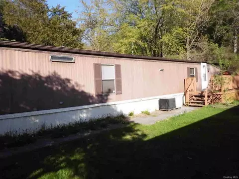 567 Sheafe Rd, Poughkeepsie, NY 12590 photo 1