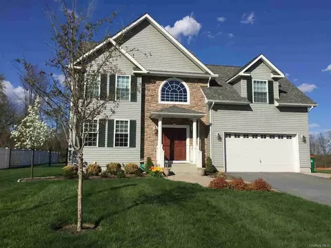 10 Alia Ct, Poughkeepsie, NY 12603 photo 1