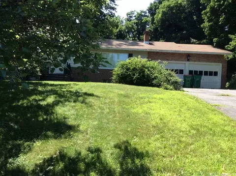 31 Cathy Rd, Poughkeepsie, NY 12603 photo 1