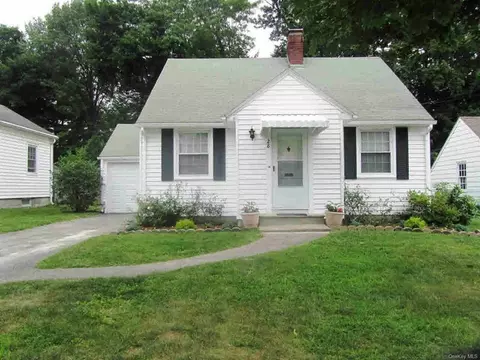 28 Meyer Ave, Poughkeepsie, NY 12603 photo 1