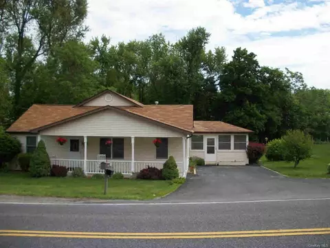 109 Jackson St, Fishkill, NY 12524 photo 1