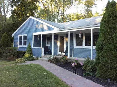 11 Heath Rd, Fishkill, NY 12524 photo 1