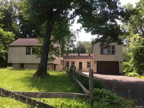 40 Easter Rd, Wappinger, NY 12590 photo 1