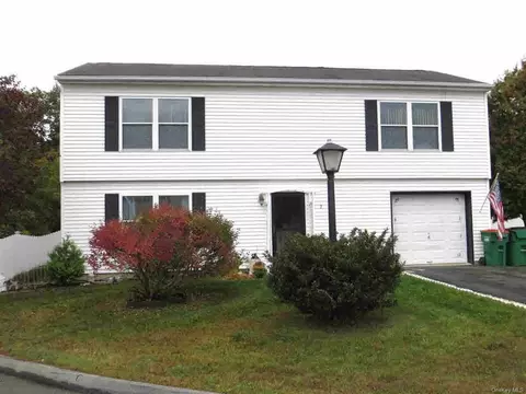 2 Pond St, Poughkeepsie, NY 12603 photo 1