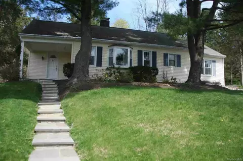 9 Robert Rd, La Grange, NY 12603 photo 1