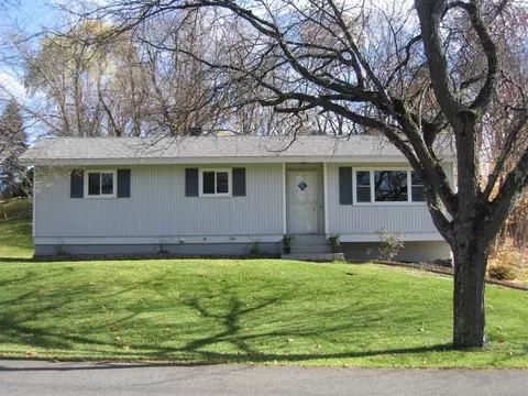 8 Windmill Rd, Poughkeepsie, NY 12601 photo 1