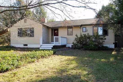 76 Mountainview Rd, Fishkill, NY 12524 photo 1