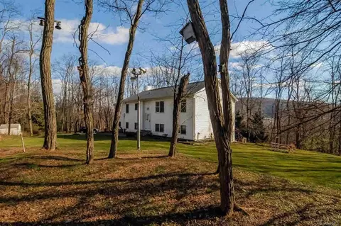 496 Cedar Hill Rd, Fishkill, NY 12524 photo 1
