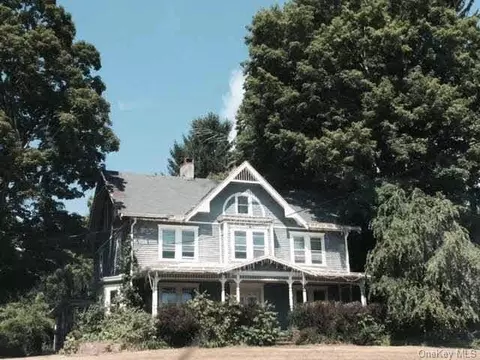 323 Old Ml, Wallkill, NY 12589 photo 1