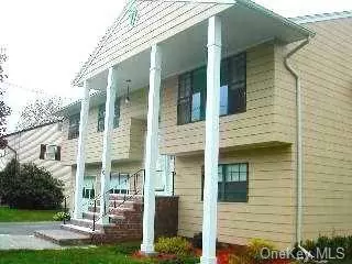 10 Gerry Rd, Poughkeepsie, NY 12603 photo 1