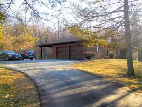 121 Willets Dr Town, Red Hook, NY 12571 photo 1