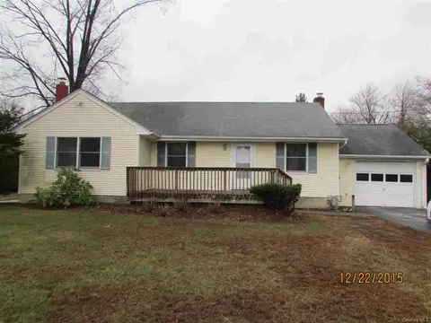 4 Kip Dr, Fishkill, NY 12524 photo 1