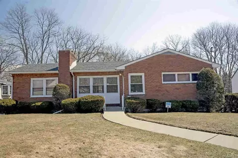 60 Ray Blvd, Poughkeepsie, NY 12603 photo 1