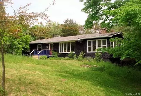 44 Read Rd, Red Hook, NY 12571 photo 1