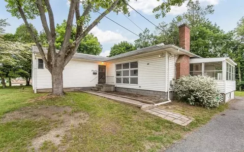 44 Seitz Ter, Poughkeepsie, NY 12603 photo 1