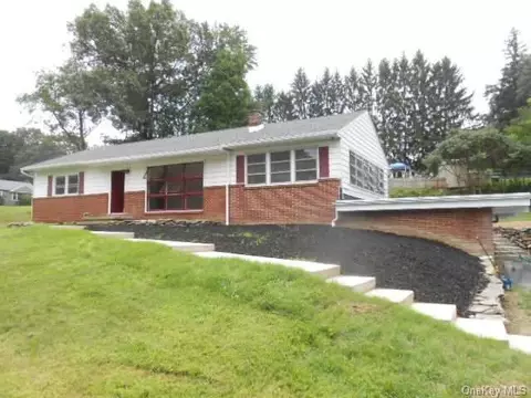 10 Hook Rd, Poughkeepsie, NY 12601 photo 1