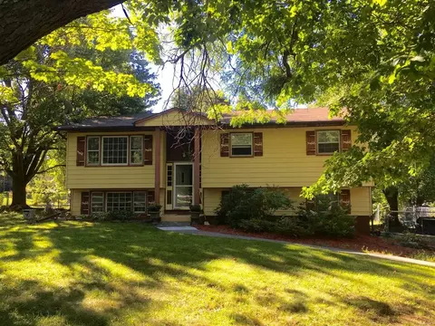 18 Windmill Rd, Poughkeepsie, NY 12601 photo 1