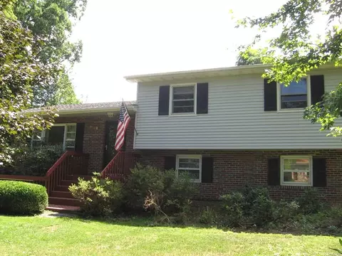 3 Colette Dr, Poughkeepsie, NY 12601 photo 1