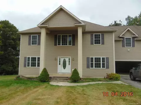 32 Tree Line Ct, Fishkill, NY 12524 photo 1