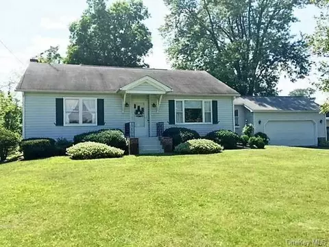 6 E Kerley Cors, Red Hook, NY 12571 photo 1