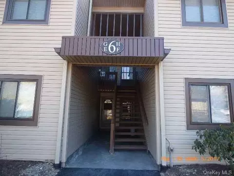 6 Knights Brg #E, Poughkeepsie City, NY 12603 photo 1