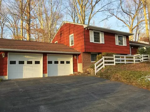 37 Monroe Dr, Poughkeepsie, NY 12601 photo 1