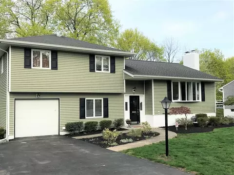 2 Walnut Hill Rd, Poughkeepsie, NY 12603 photo 1