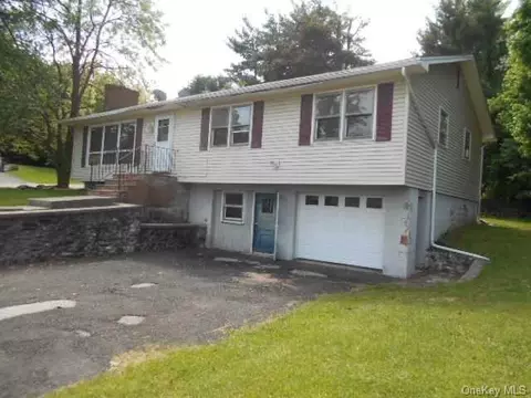 56 Cedar Ave, Poughkeepsie, NY 12603 photo 1
