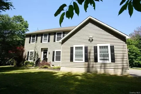 105 Mountainview Rd, Fishkill, NY 12524 photo 1