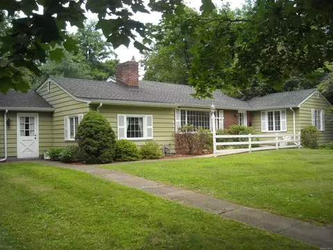 2 Kimball Rd, Poughkeepsie, NY 12601 photo 1