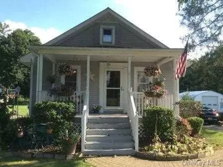 8 Haviland Rd, Poughkeepsie, NY 12601 photo 1