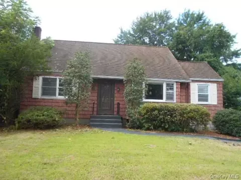 26 Kip Dr, Fishkill, NY 12524 photo 1