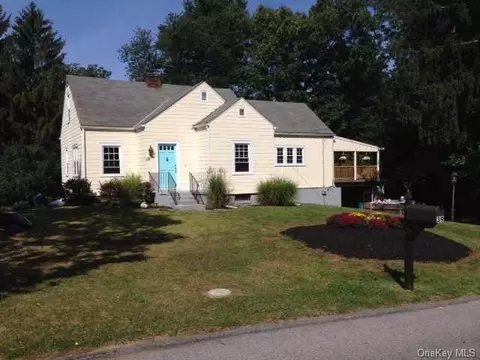 39 Yates Ave, Hyde Park, NY 12538 photo 1