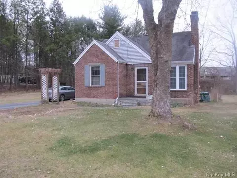 66 Overocker Rd, Poughkeepsie, NY 12603 photo 1