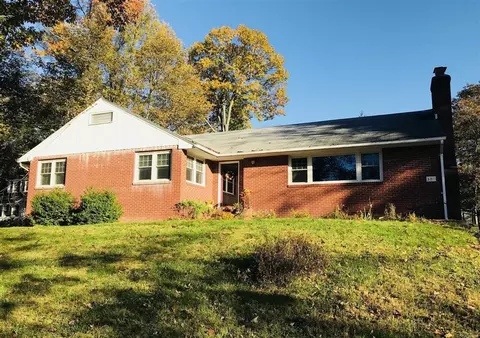 35 Ferris Ln, Poughkeepsie, NY 12601 photo 1