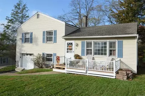 11 Brian Rd, Poughkeepsie, NY 12590 photo 1