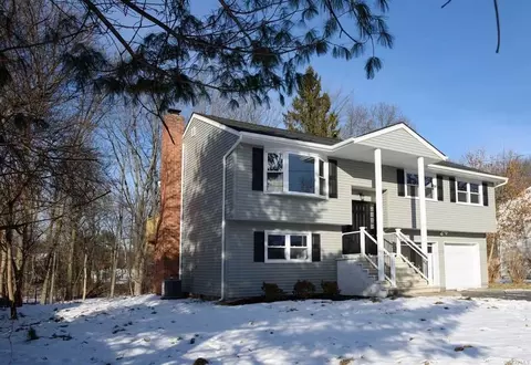 20 Gerry Rd, Poughkeepsie, NY 12603 photo 1