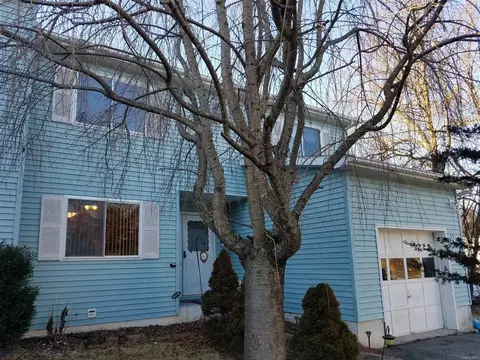 45 Fieldstone Loop, Wappinger, NY 12590 photo 1