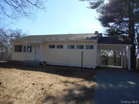 108 Macghee Rd, Poughkeepsie, NY 12603 photo 1