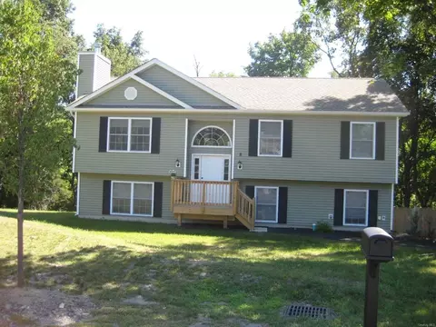 8 Diane Ct, Poughkeepsie, NY 12603 photo 1